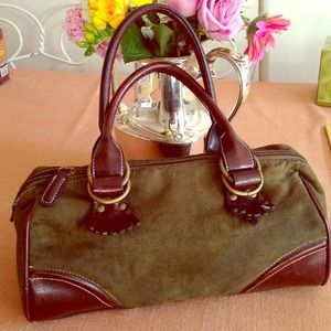 Tommy Hilfiger olive green purse.