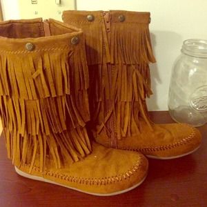 MUDD fringe boots like Minnetonka! Like new!