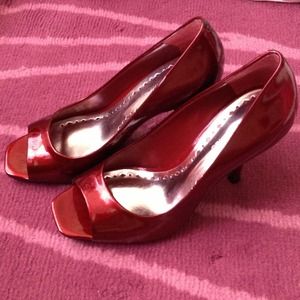 BCBgirls ruby red patent pumps👠