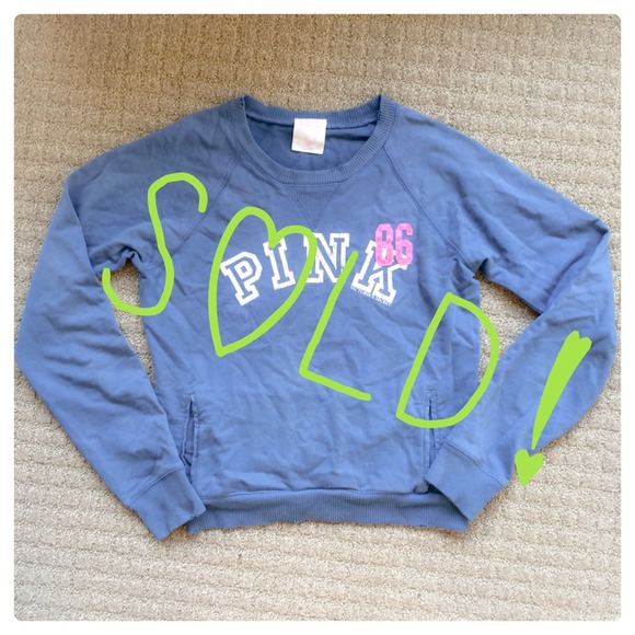 ⭐️⭐️BUNDLED⭐️⭐️ VS Pink Cozy Blue Sweatshirt
