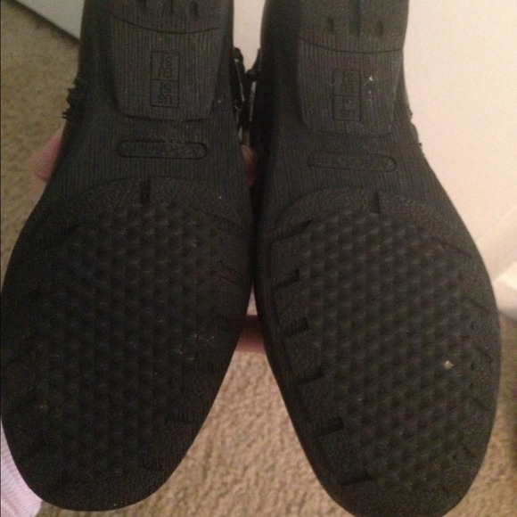 Knee boots - Picture 3 of 3