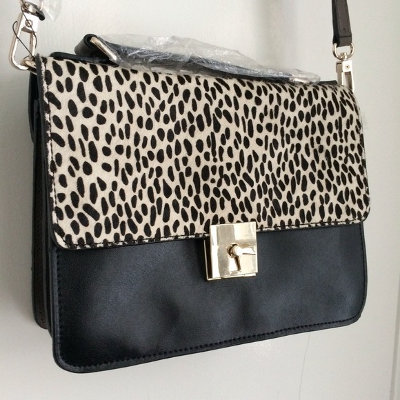 SOLD - Banana Republic Crossbody Leopard Bag - Picture 2 of 4