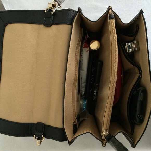 SOLD - Banana Republic Crossbody Leopard Bag - Picture 4 of 4