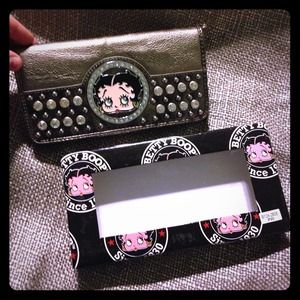 NEW!!! Adorable rhinestone Betty Boop wallet!!!