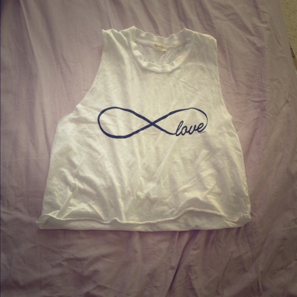 Brandy Melville love infinity shirt brand new