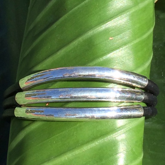 Sterling Silver Mix Leather Bracelet With Black Shell – Bali  Sterling silver bracelet on black leather strap