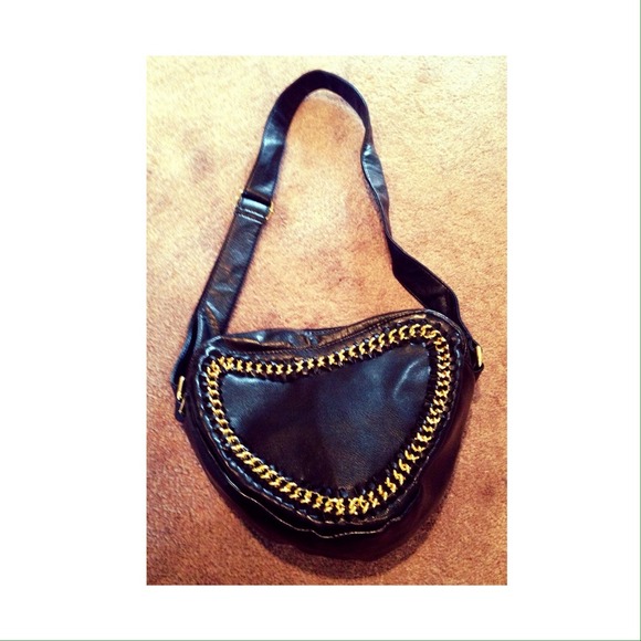 Gold Chain Black Heart Shaped Cross Body Bag