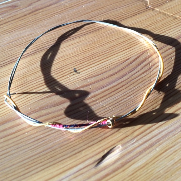 Halo guitar strings bracelet
