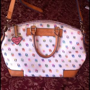 DOONEY & BOURKE PURSE😍