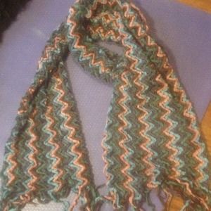 Cute chevron scarf!