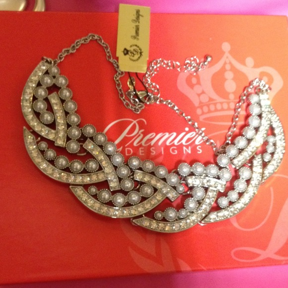 Premier Designs Jewelry Perfect Day Necklace NWT