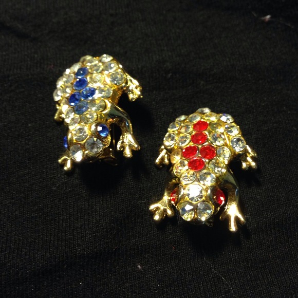Vintage jeweled frog brooch 🐸 - Picture 1 of 2