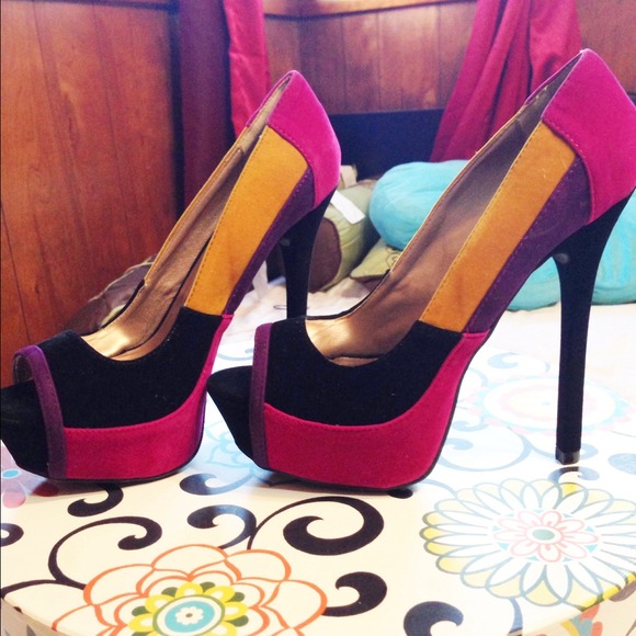 🔴SOLD🔴 @anaortiz - Picture 2 of 3