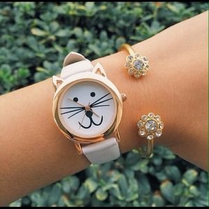 🚫SOLD 🚫 ✨ Kitty-Kat Watch ✨