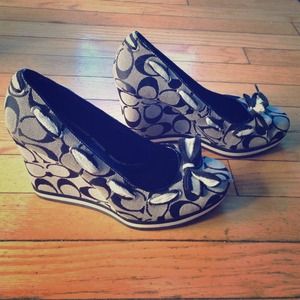 🙌REDUCED!! 🙌 Black Printed Coach Wedges