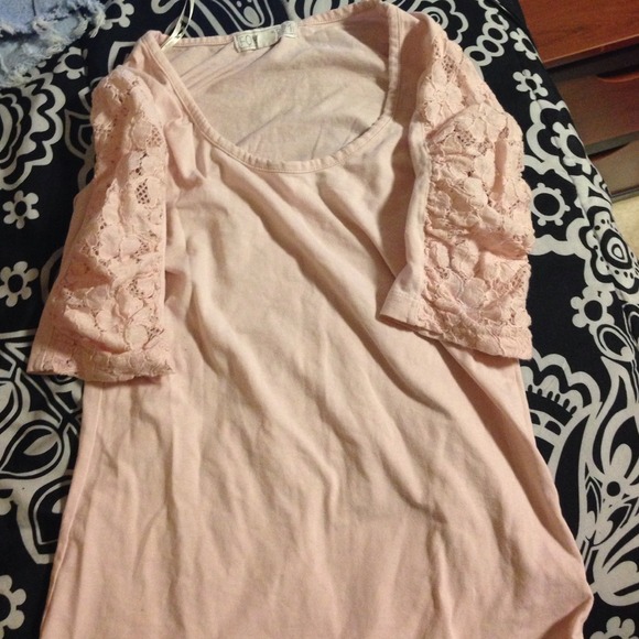 Forever 21 top with lace sleeves