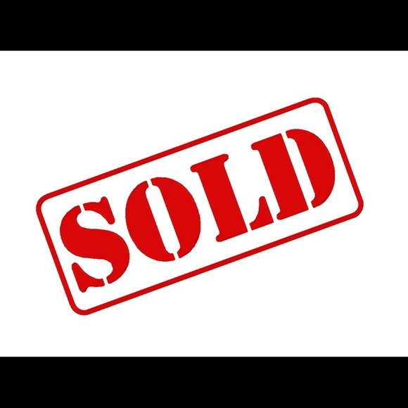 American Eagle Sweater sold in bundle - Picture 3 of 3