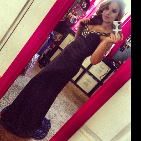 💎Black Satin Formal Gown