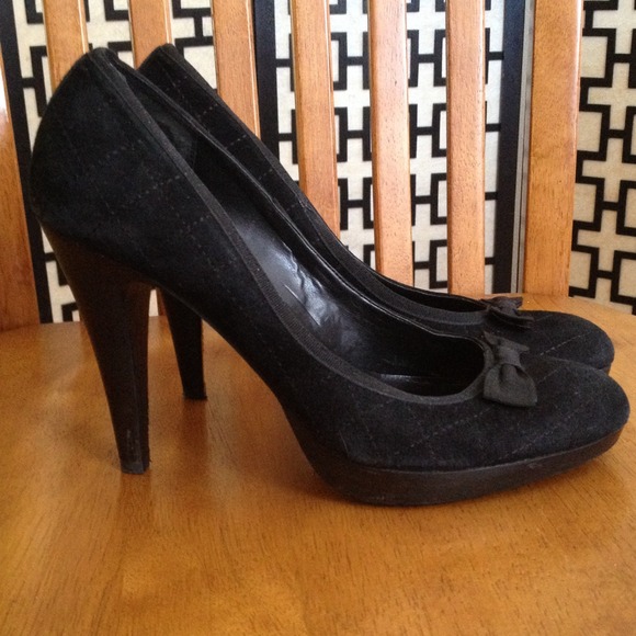 Nine West Shoes - Nine West quilted black suede heels