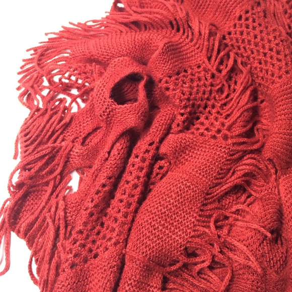 🚫 SOLD - rust colored fringe infinity scarf - Picture 2 of 4