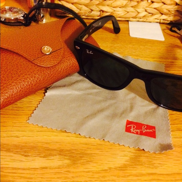 Ray-bans SOLD!!!!!! - Picture 2 of 4