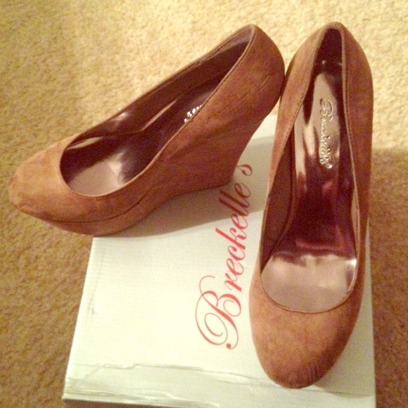 !!!!!!!!!!SOLD!!!!!!!! Camel wedges