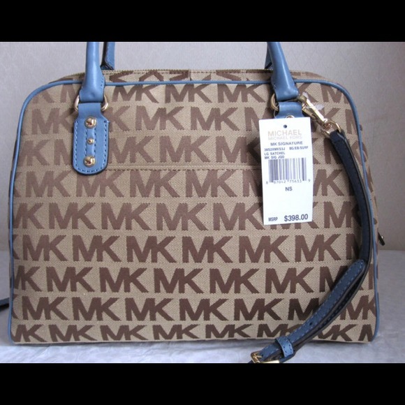 🎀 NEW MK sig satchel in beige/sapphire blue!