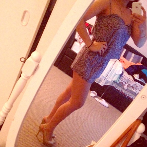 Romper suit 😘 - Picture 1 of 2