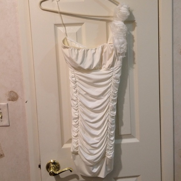 White one shoulder dress