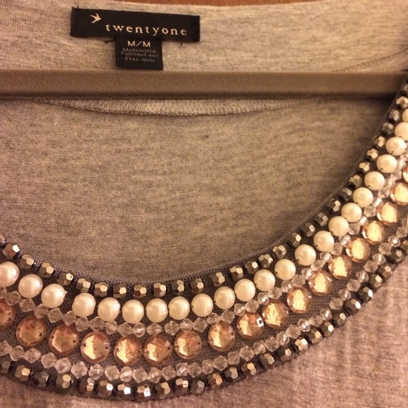 Beautiful beaded shirt - Picture 4 of 4