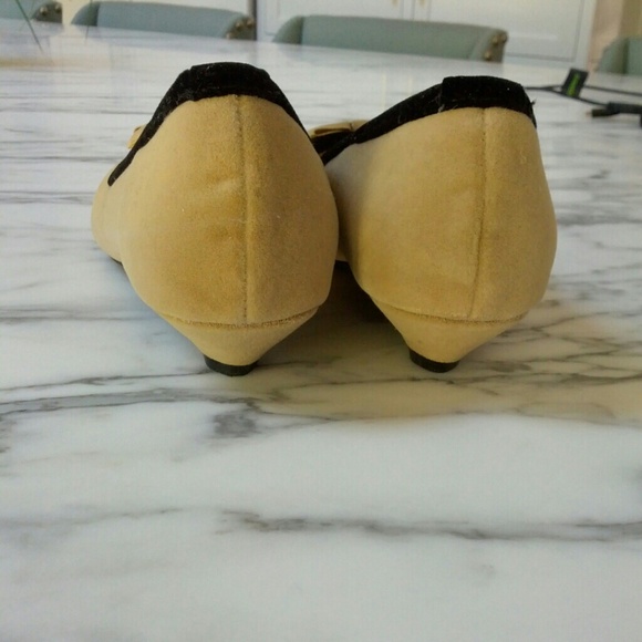 *SOLD* Bow flats size 5 - - Picture 3 of 4