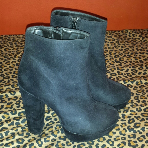 *Reduced Black suede heels