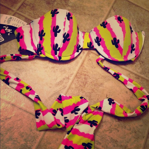 ☀️PACSUN BIKINI TOP!