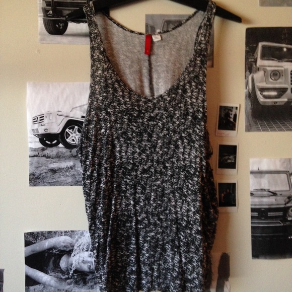black and white loose tank top