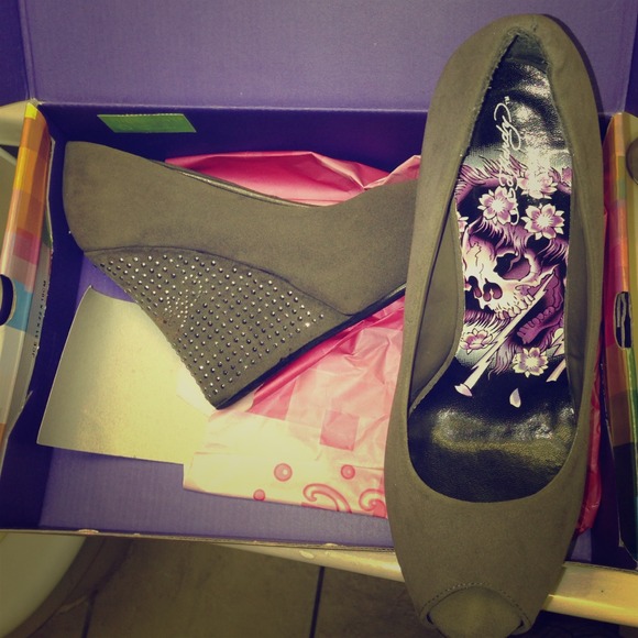Ed Hardy Shoes - ED Hardy