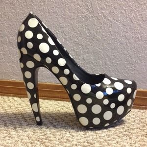 Black and White polka dot heels