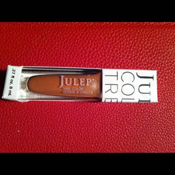 Brand new Julep nail polish in peach Bellini frost - Picture 1 of 4