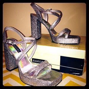 Bakers Rita Silver Pumps