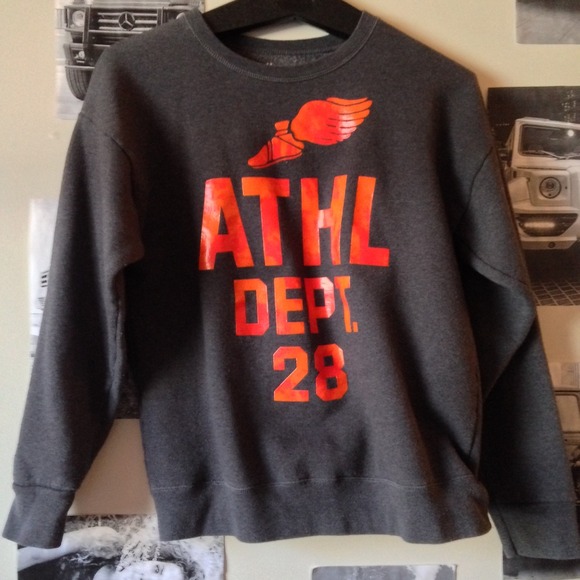 crew neck