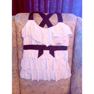 💕Jessica Simpson ruffle tank💕