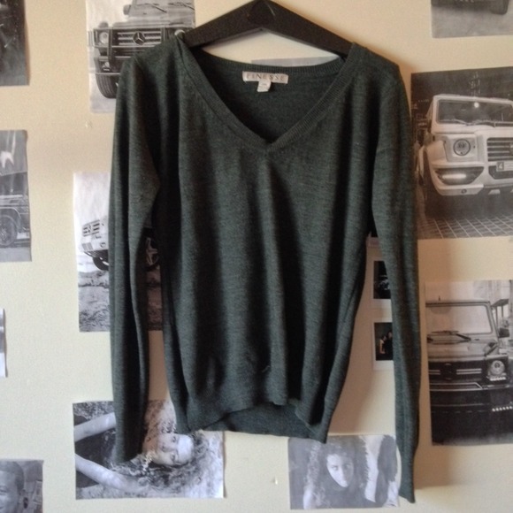 grey vneck sweater