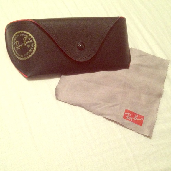 Rayban Case and Cleaning Cloth
