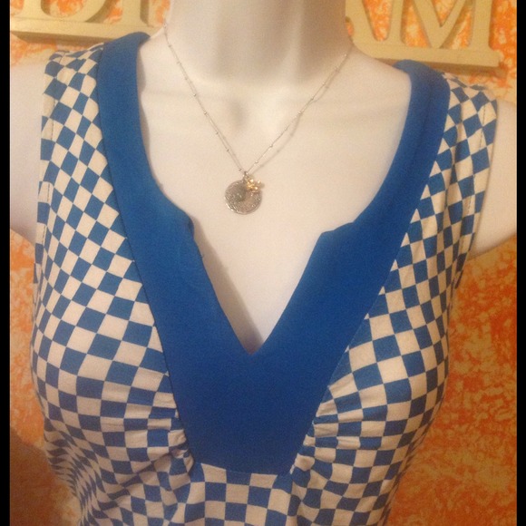 ♥SOLD IN BUNDLE  ♥Royal blue and white top