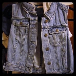 Cropped Denim Medium Washed Hooded Vest