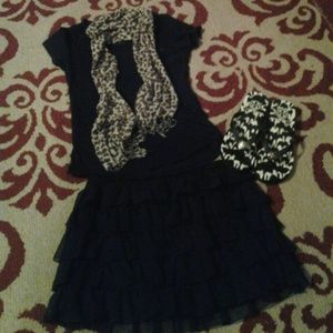 Black ruffle mini