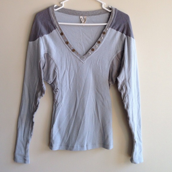 42 🅿️🅿️ Free People Blue Dolman Sleeve Thermal