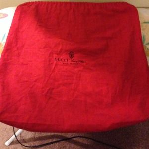 ⬇️Authentic Large gucci dust bag size: 18x18