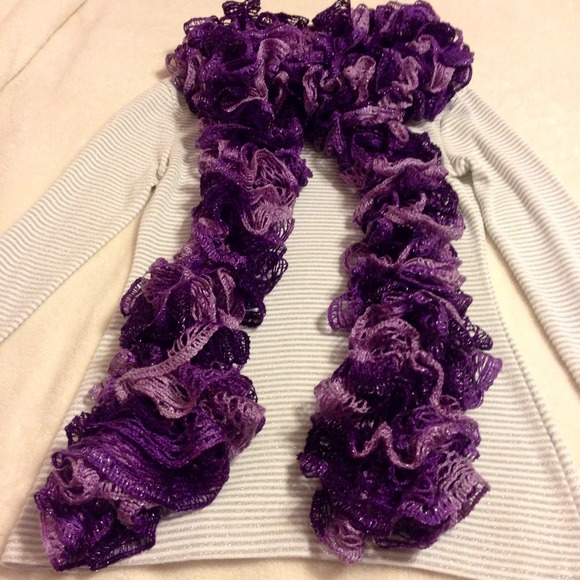 Sashay ruffle scarf. Beautiful blend of purples - Picture 2 of 4