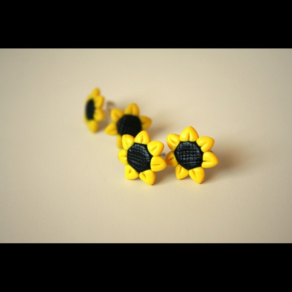 Sunflower Stud Earrings !!