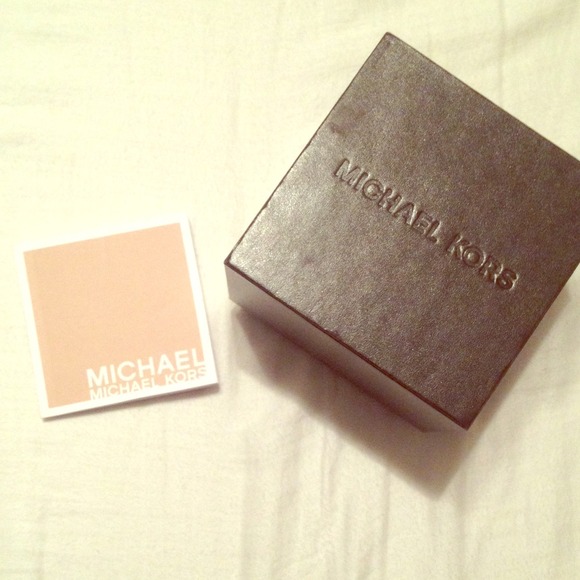 Michael Kors Watch Box